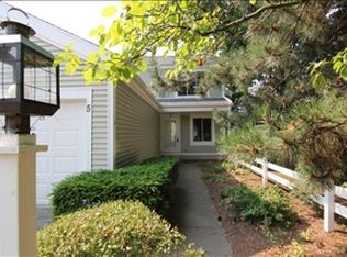 5 Grey Birch Trl, Madison, WI 53717