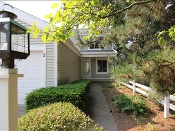 5 Grey Birch Trl, Madison, WI 53717
