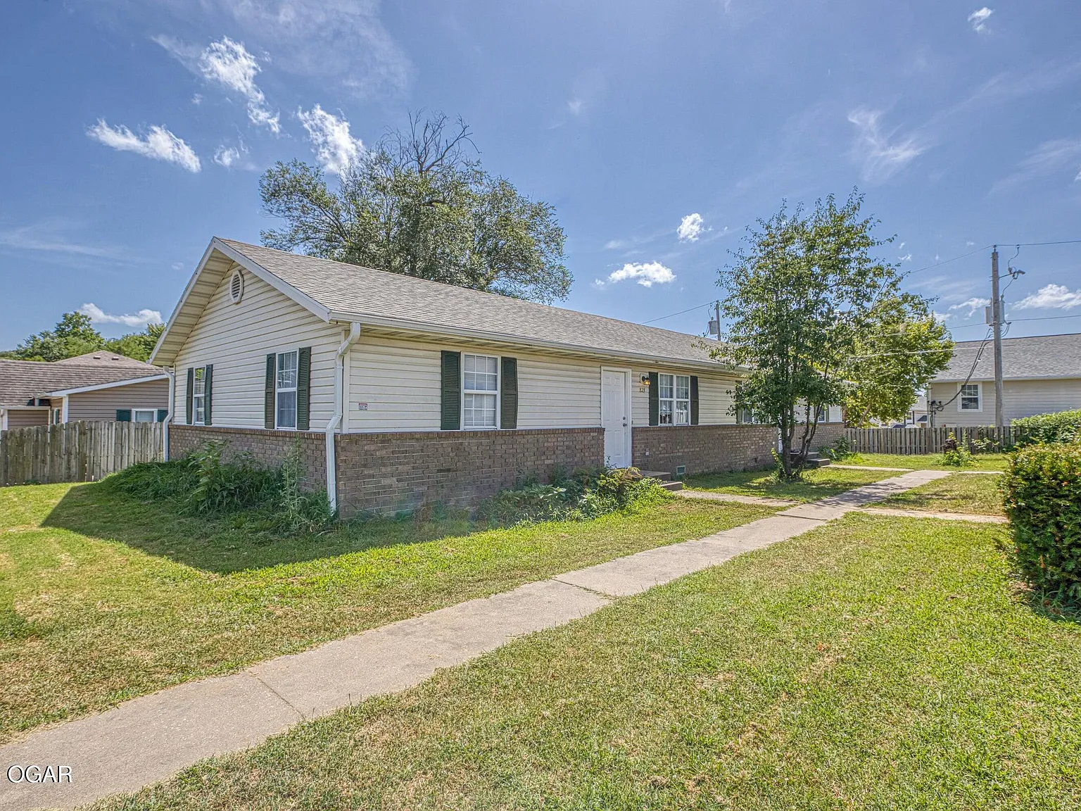 2 bed, 1.0 bath, 885 sqft, $900 — Photo 2