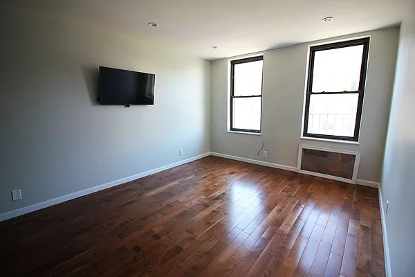 Rented by Reliance Realty Partners LLC  | media 22