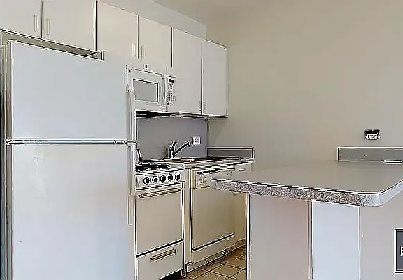 4th image of 1470 1st Ave APT 3H