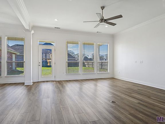 3rd image of 3042 Twin Lakes Ct