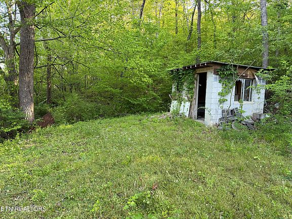 4th image of 3159 Hickory Dr
