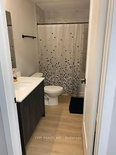 140 Simcoe St #209 — Photo 4
