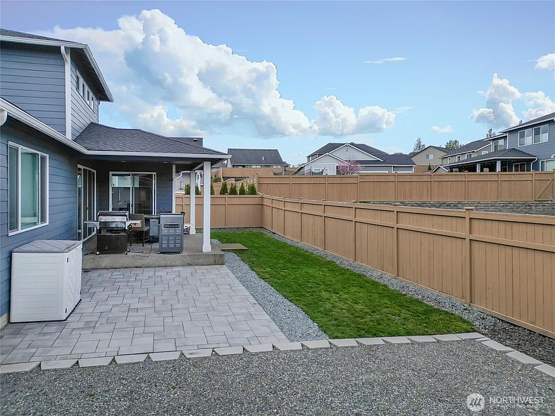 3rd image of 6610 232nd Avenue E