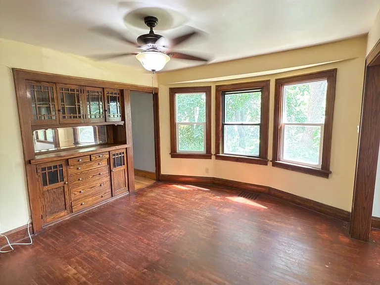 2614 Dupont Ave N — Photo 8