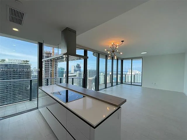 1000 Brickell Plz