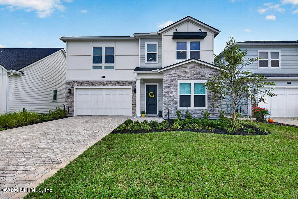 3 bed, 3.0 bath, 2588 sqft, $3,200 — Photo 1