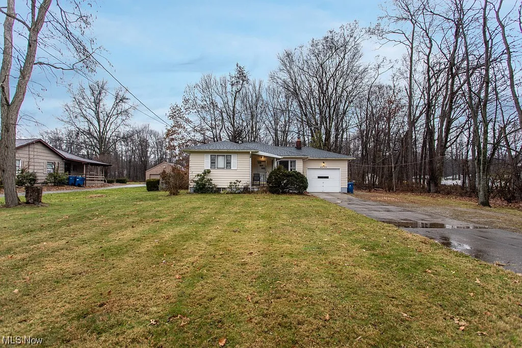 9459 Howland Springs Rd SE photo 1