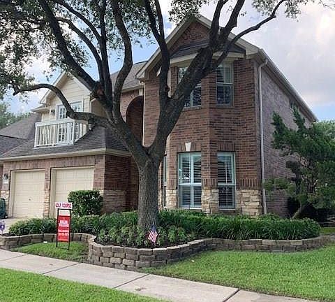 2nd image of 6 Parkway Pl
