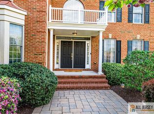 5 Erin Ct S, Kendall Park, NJ 08824