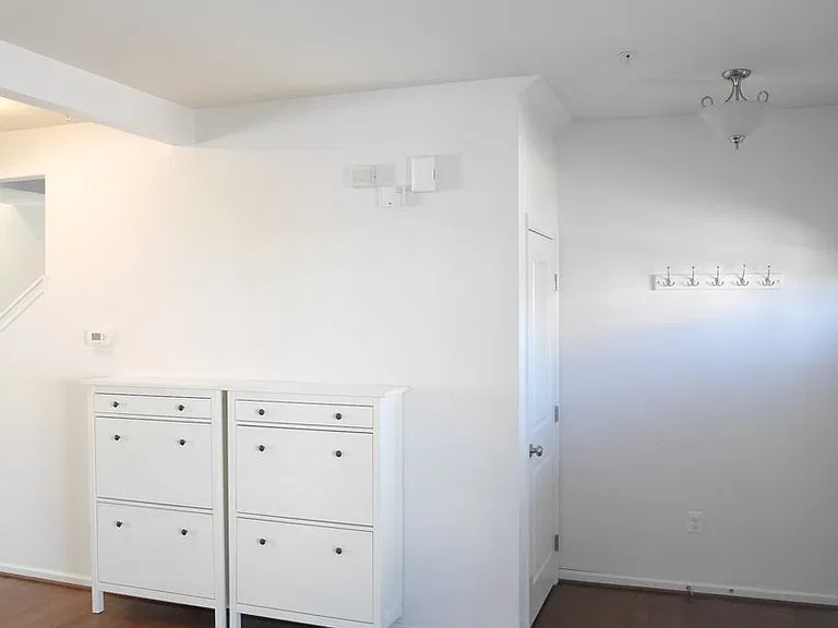 344 Ashby Commons Dr — Photo 3
