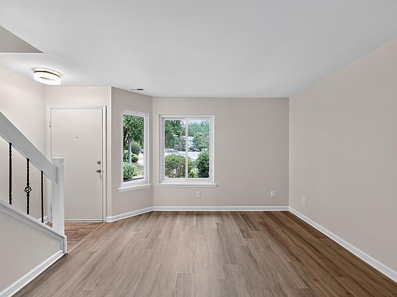4th image of 5849 Shady Grove Cir