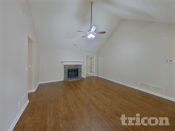4th image of 408 Crested View Dr