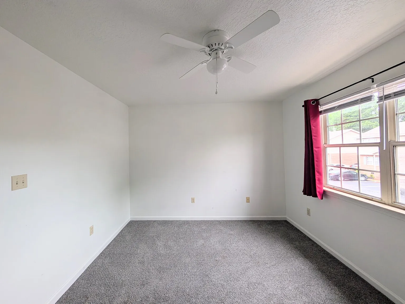 2 bed, 1.0 bath, $950 — Photo 3