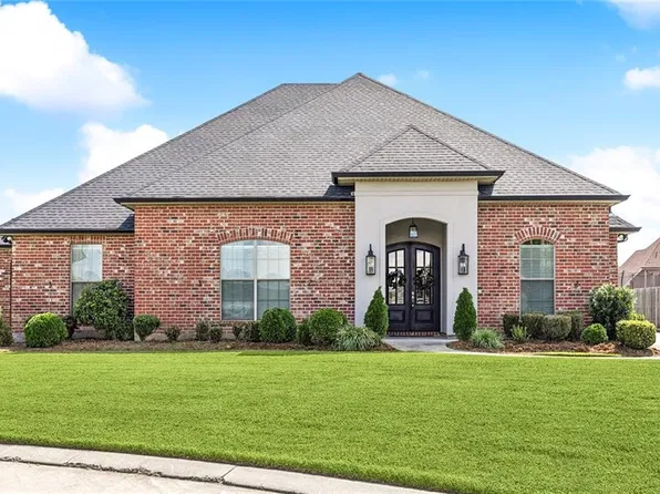 111 Chapel Hill Rd, Belle Chasse, LA 70037