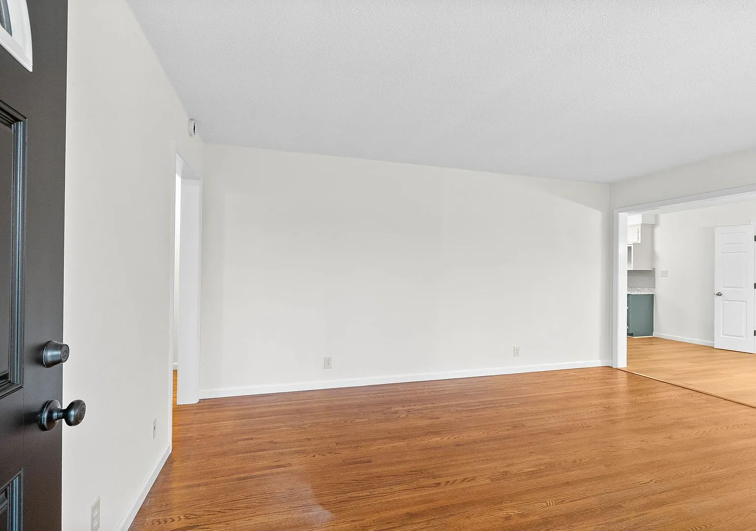 3 Bedroom 2 Bath Home For Rent in St B Area! — Photo 3