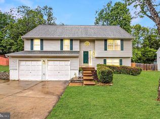14 Myrtle Rd, Fredericksburg, VA 22405