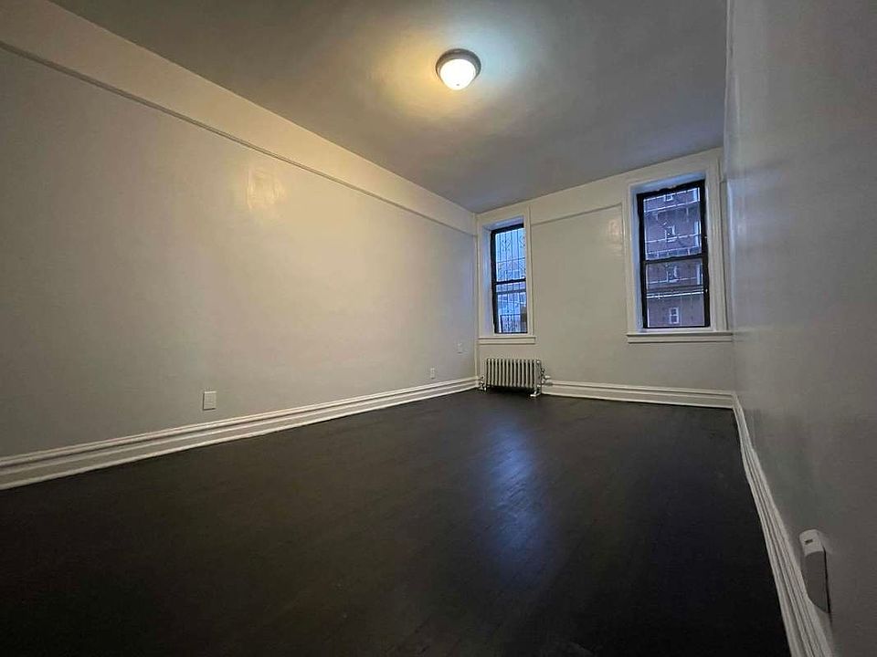 2nd image of 2157 Ocean Ave #C1