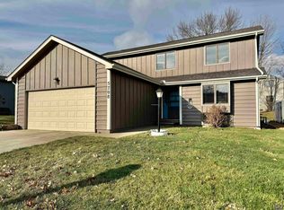 5708 SW Quail Cove Cir, Topeka, KS 66614