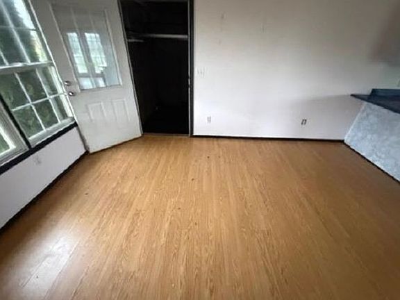 4th image of 250 Orange Pride Rd
