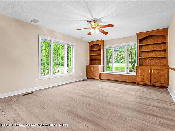 4th image of 4345 Courtside Dr