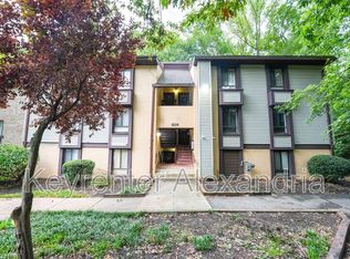 11627 Stoneview Sq APT 2B, Reston, VA 20191