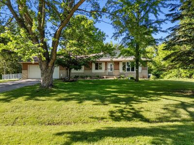 1227 Taos Dr, Fenton, MI, 48430