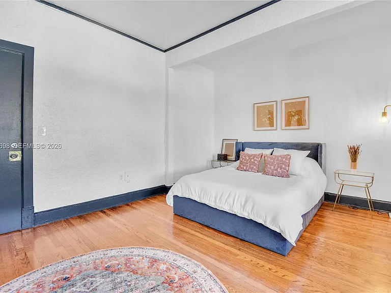 900 16th St #201 — Photo 3