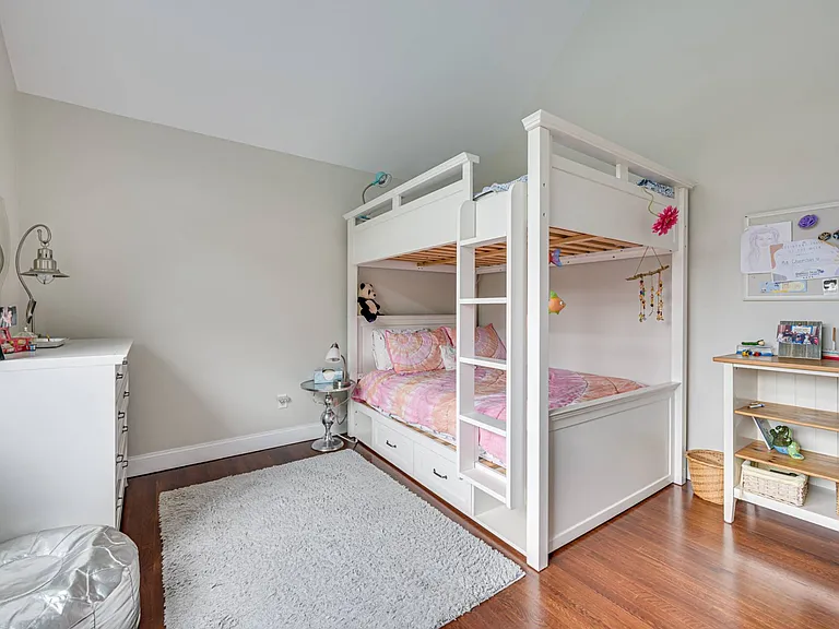 105 McGregor Dr — Photo 14