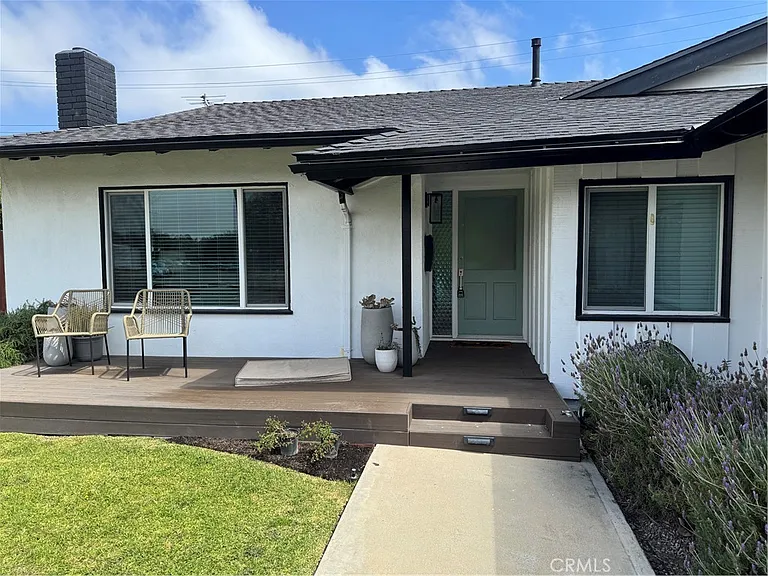 2831 Francis Ln — Photo 2