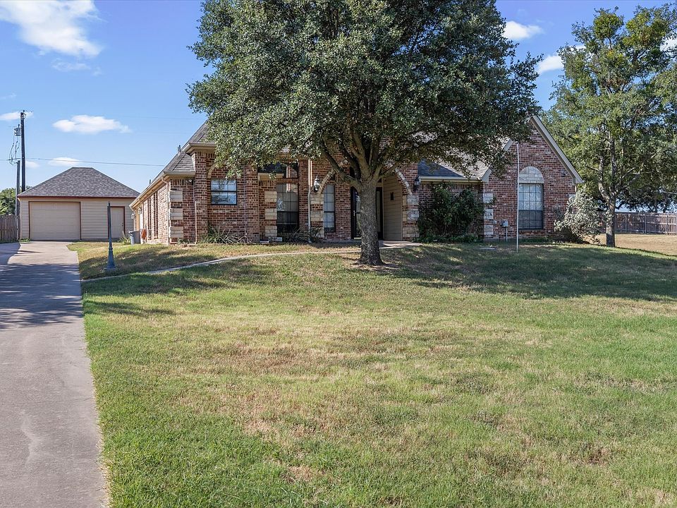 1st image of 207 Aqua Vista Dr