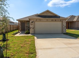 7423 Homewood Ln, Elmendorf, TX 78112