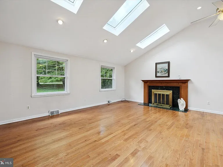 1443 Valley Forge Rd — Photo 8