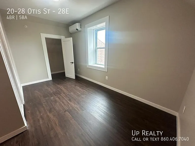 20-28 Otis St #28E — Photo 2