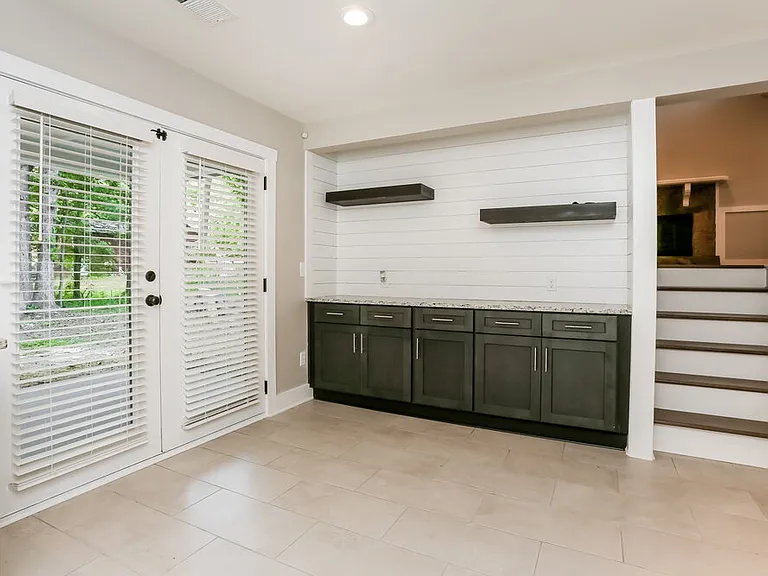 2661 Deerfield Cir — Photo 8