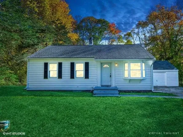 16 SYCAMORE Drive, Hyde Park, NY 12538