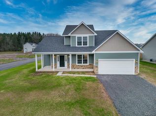 8051 Forest Ridge Ln, Baldwinsville, NY 13027