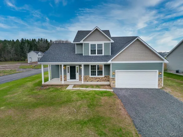 8051 Forest Ridge Ln, Baldwinsville, NY 13027