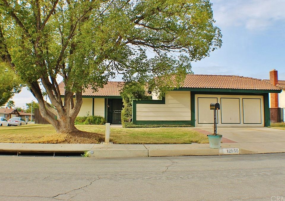 1st image of 12955 Foxdale Dr