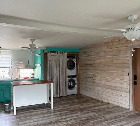 3rd image of 901A Dolphin Pl