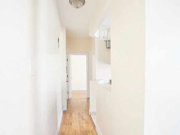 3rd image of 24 Saint Nicholas Pl APT 5