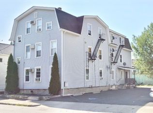 24 Lawn Ave Unit 1R, Pawtucket, RI 02860