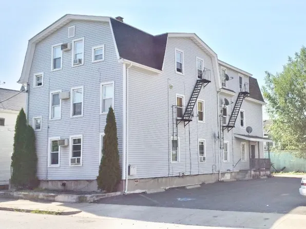 24 Lawn Ave Unit 1R, Pawtucket, RI 02860