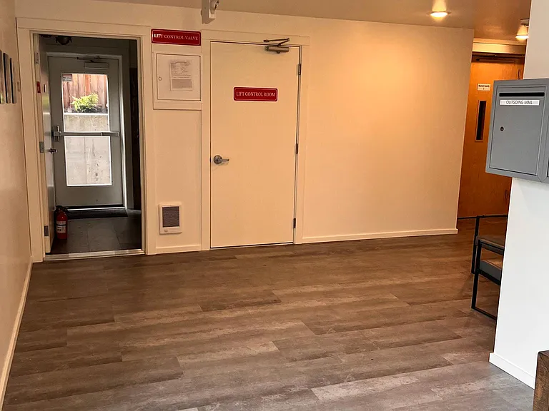 714 10th Ave E #2 — Photo 16