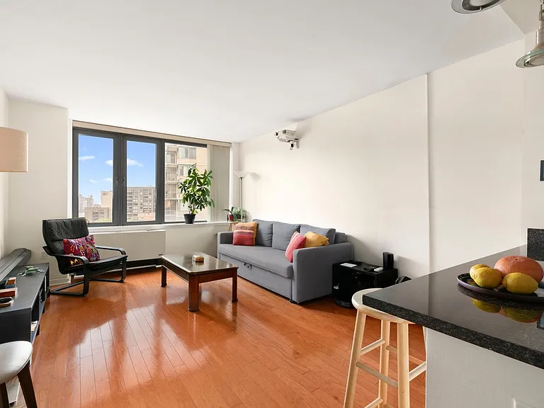 455 Main St #12F — Photo 3