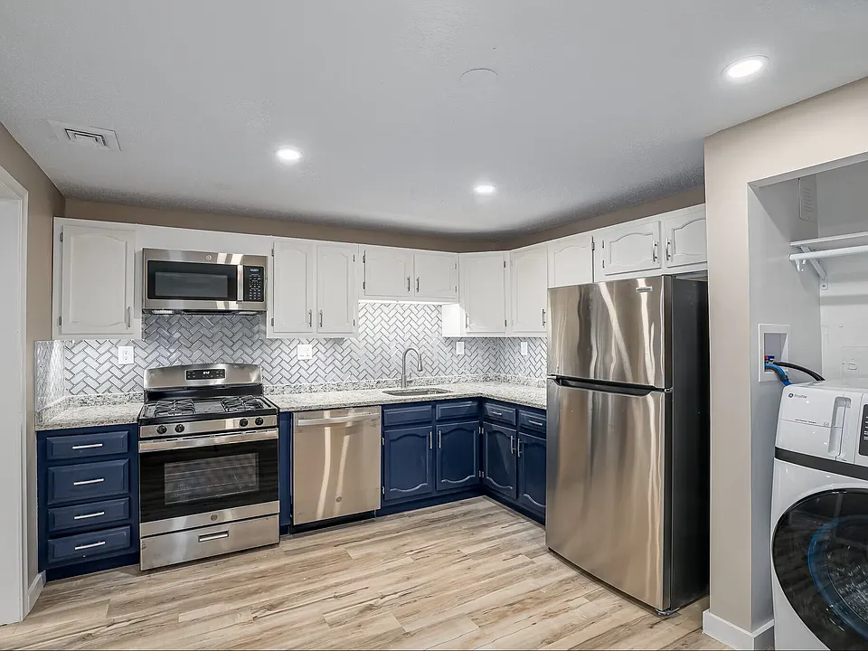 48A311 Avonwood Rd #311