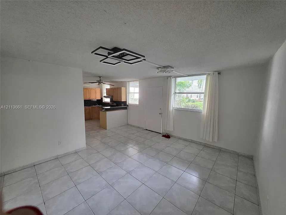 1801 S Treasure Dr #127