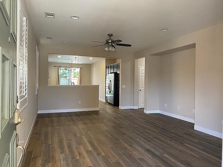 46815 Peach Tree St — Photo 3