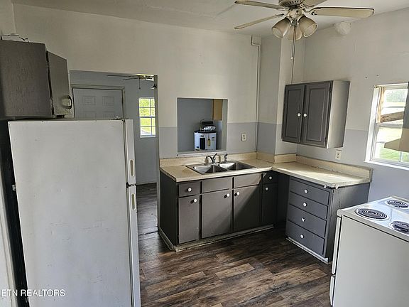 3rd image of 117 Atlantic Ave